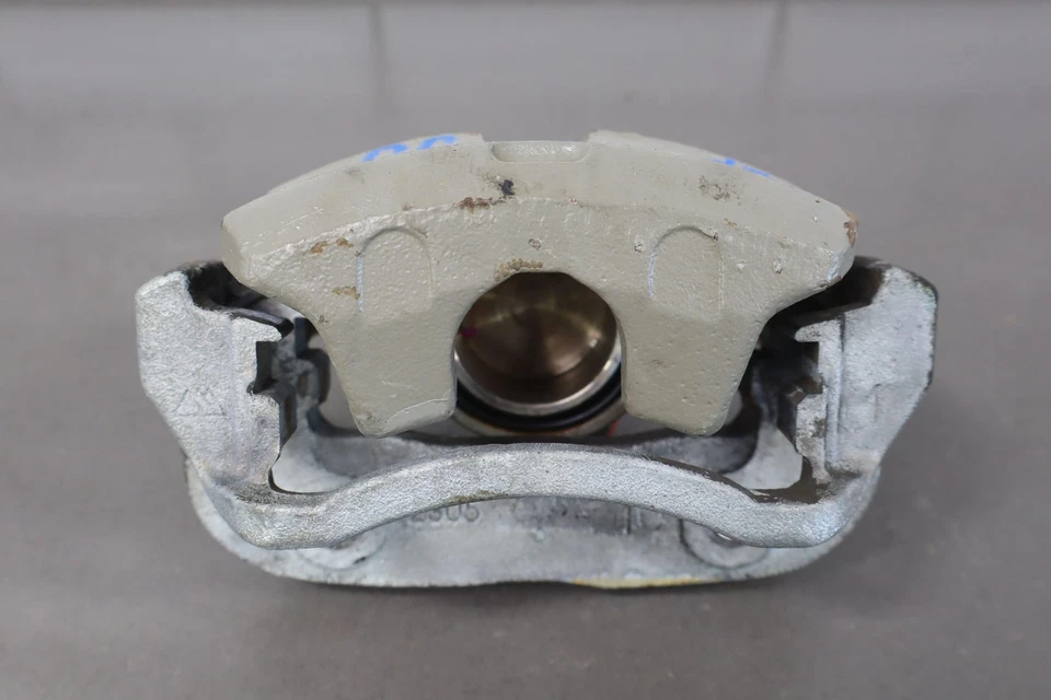 Par de pinzas de freno delanteras Toyota Supra MA70 1986-1990 (7MGE no turbo) Foto 2 de 4