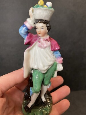 Antike viktorianische Staffordshire Figur Männer klein, Vase für eine Blume