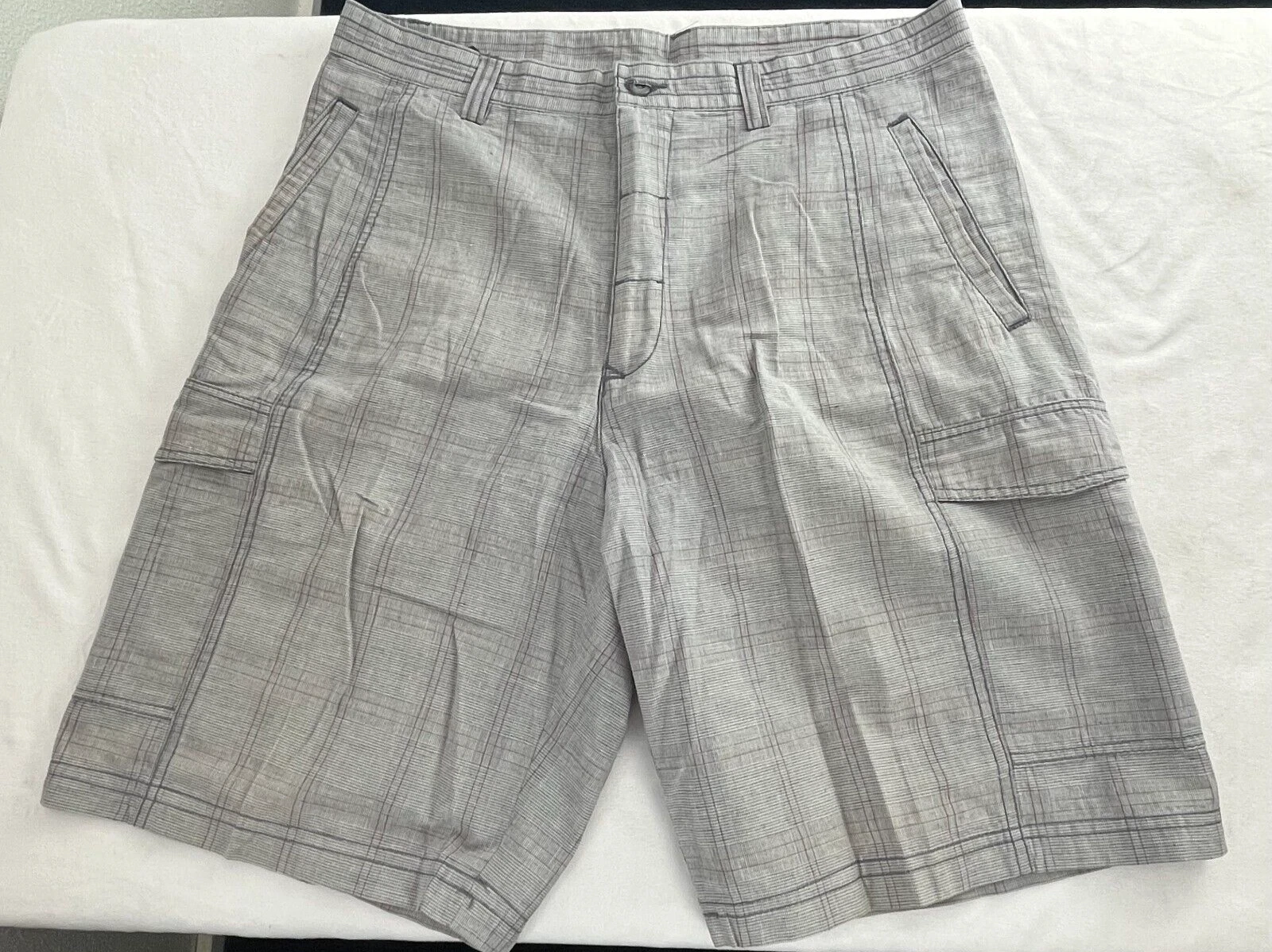 Cubavera Men's Plaid Walking Cargo Shorts Gray Flat-Front Casual Pockets 34