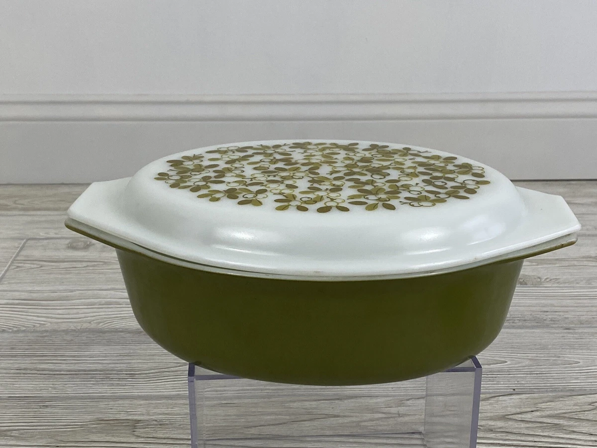 2 Pyrex 2.5 Qt 1.5 Qt Casserole Dish w Lid Olives and Berries green Vintage r