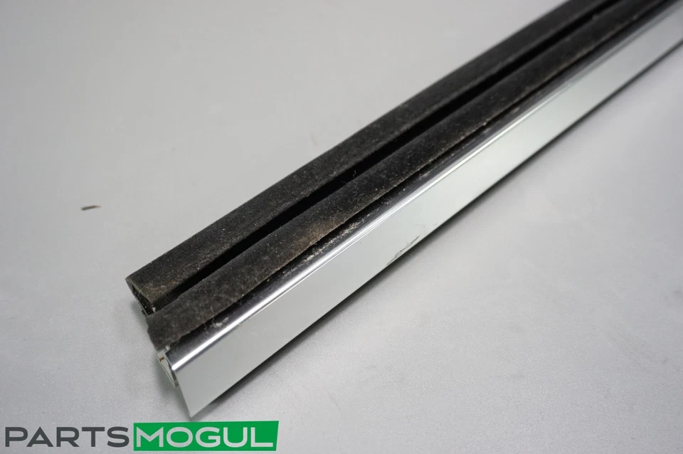 09-15 BMW 750Li 750i F01 F02 Puerta Trasera Izquierda Ventana Cinturón Moldura Fabricante de Equipo Original Foto 2 de 4