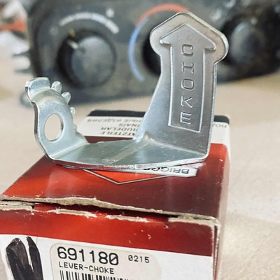 #ad Briggs amp; Stratton 691180 Choke Lever OEM Fits 135202 Series Engines $13.50