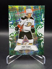 Troy Terry 2024-25 Upper Deck Ice Emerald Green #19 Anaheim Ducks