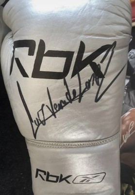 El Venado Luis Alberto Lopez signierter Reebok Boxhandschuh