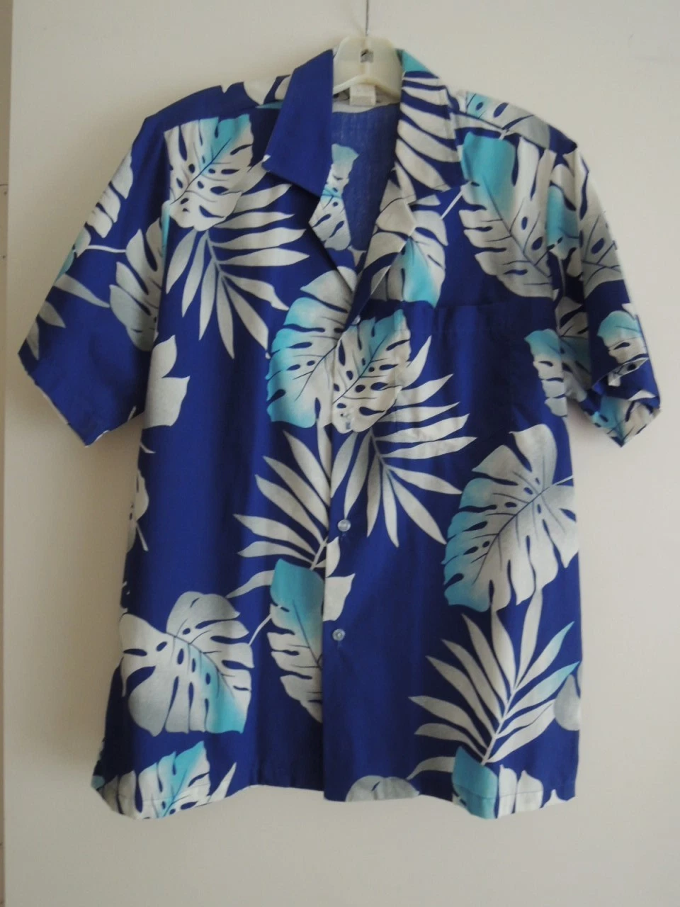 Mens Shirt Size M " CASUAL WEAR " Made in Hawaii S/S Blue Leaf Print - Vtg 80s