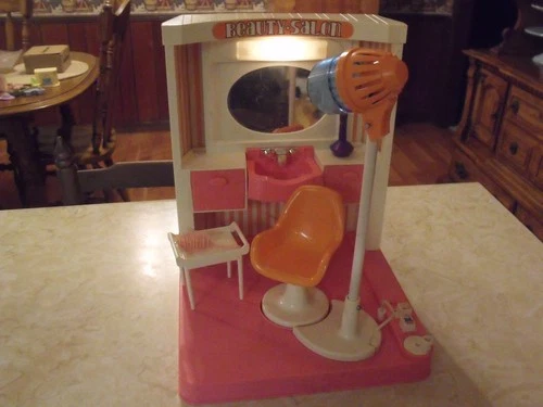 VTG. 1970'S SEARS BEAUTY SALON PLAYSET FOR BARBIE (WORKS)