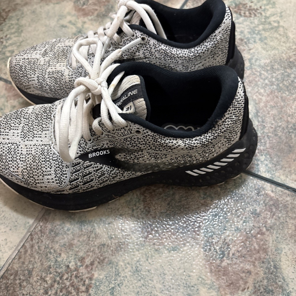 Brooks Women's Ghost 15 View 5