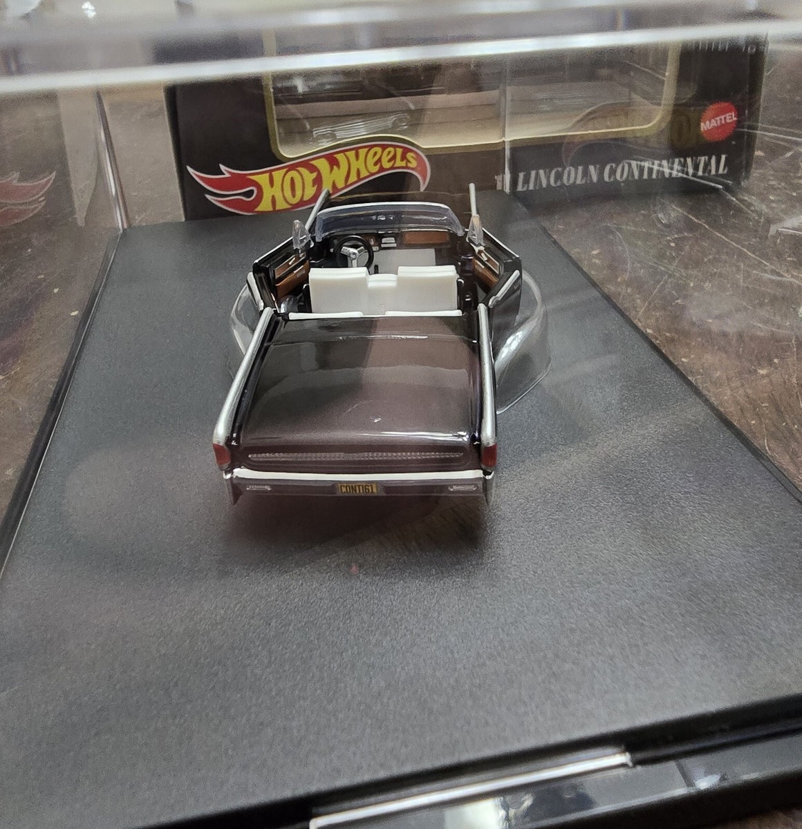 Hot Wheels 2024 RLC Exclusive '61 Lincoln Continental True