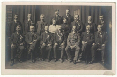 Echt Foto Postkarte The Independent Order of Odd Fellows Mitglieder Bradford 1909