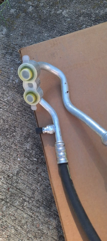 Camión Chevy GMC 305 350 15691883 1993 NUEVO FABRICANTE DE EQUIPOS ORIGINALES GM compresor colector manguera Foto 4 de 4