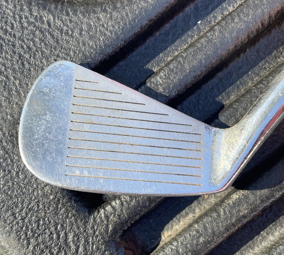 Стальной стержень для правой руки Maxfli Tour Limited Forged 3 Iron R300 - Изображение 2 из 4