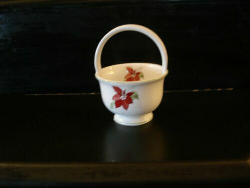 Belleek Annual Basket - Limited Edition 1999 Henshall Oval Basket 