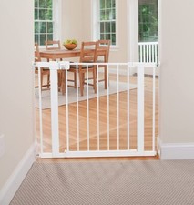 NIB Safety 1st Easy Install 28" High Walk Thru Gate, Fits Between 29" and 38"