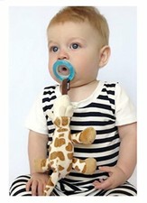 Nuby Snuggleez Pacifier Holder Giraffe Plush Snoozie