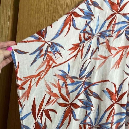 Forever 21 Contemporary size Medium tropical floral open front cover wrap shawl - Picture 4 of 7