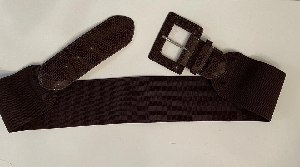 Cinturón Style Co Mujer XL Borde Marrón Hecho por el Hombre Hebilla Elástica Imitación Reptil. Foto 4 de 4