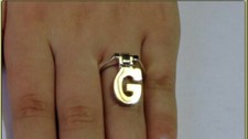 Anillo o anillo de nudillos con dije de plata letra G raro CAJA GRATIS + con 2 bonos en el interior