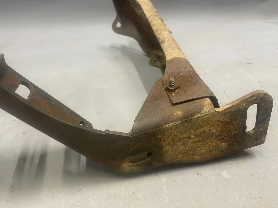 Buick Electra 225 Wildcat 1966 LeSabre parachoques soportes delanteros soportes de montaje OEM Foto 4 de 4