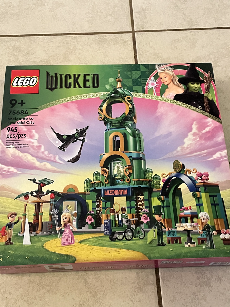 Wicked LEGO Set 75684 Emerald City Brand New Sealed