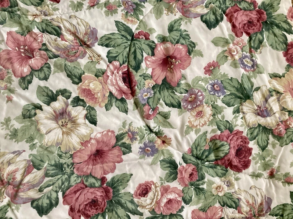 Edredón floral vintage de cabaña JCPenney acolchado rosas lila verdes reina Foto 3 de 4