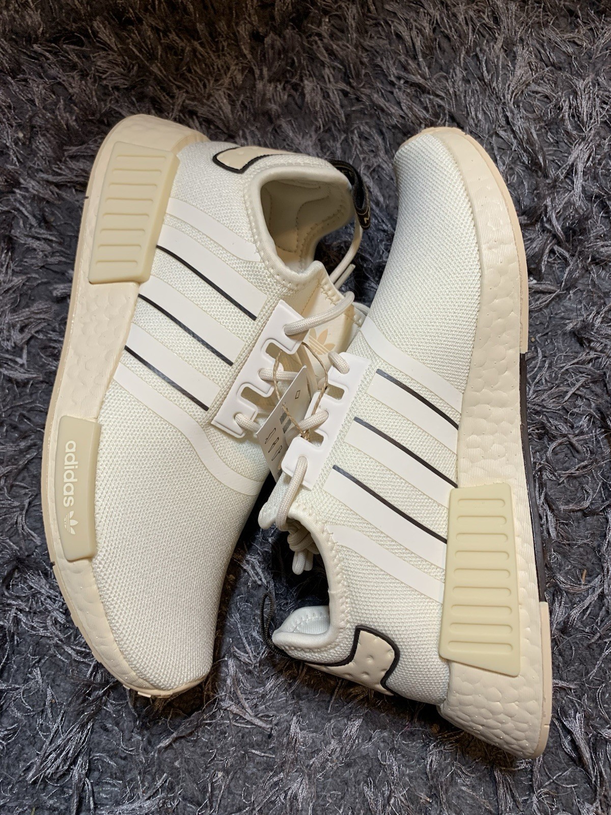 SAOLA Adidas NMD_R1 Boost Scarpe da Ginnastica Crema Marrone Scuro IE6930 Uomo Taglia 8 Nuove