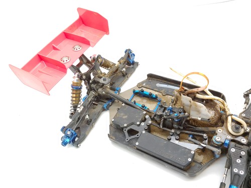 Team Associated RC8B3 1/8 Nitro Buggy 4x4 Roller Rolling Chassis Used Dirty - Picture 18 of 18