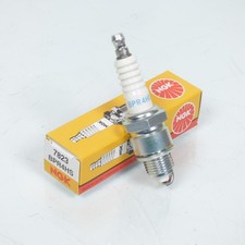 Bougie d'allumage NGK pour Quad Suzuki 50 LT-A Quadmaster 2002 à 2005 Neuf