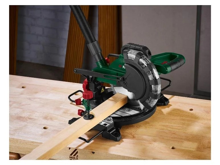Scie circulaire Parkside PKS1500 pour découpe de bois et précision