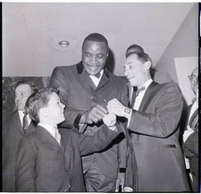 Sonny Liston, Eddie Arcaro And Michael Zwerener 1963 OLD BOXING PHOTO