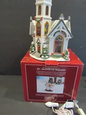 ST. NICHOLAS SQUARE 2007 Country Chapel LIGHTED HOUSE With Cord