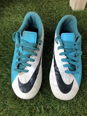 kids football boots size 13.5