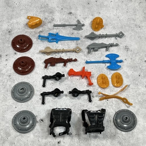 Vintage MOTU Weapons Pak Accessories 22 Pieces Masters Of The Universe He-Man