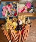 lot #2 (11) Barbie and friends dolls clothes accessories in carrying case
