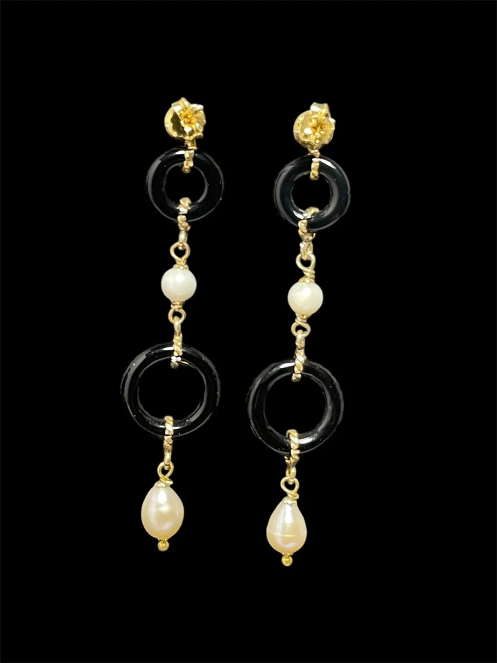 Orecchini pendenti con perle naturali e onice - Immagine 2 di 4