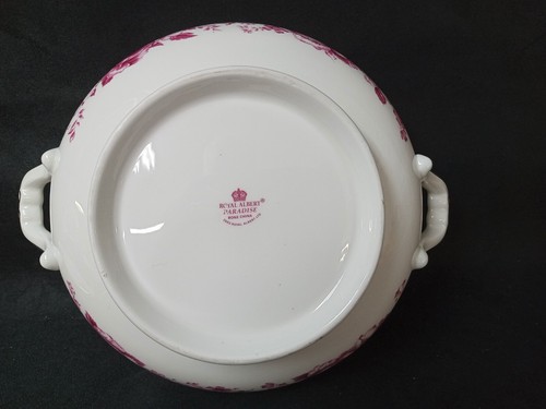 Royal Albert PARADISE RED Covered Vegetable Bowl - Picture 10 of 11