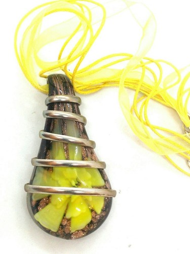 Collar colgante de lámina de oro y vidrio soplado floral con cordones - Imagen 11 de 12