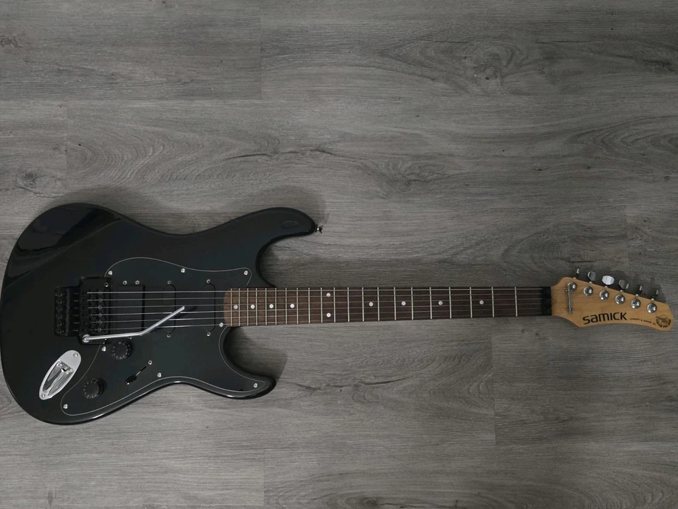 Guitarra Eléctrica/Estuche Suave Estilo Super Strat SSM2 1994 Samick Valley Arts SSM2 de Colección Foto 3 de 4