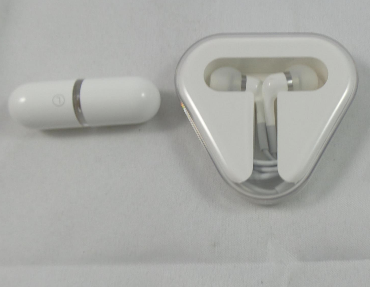 Apple Binaural In-Ear Headset Earbud Headphones w/Remote and Mic