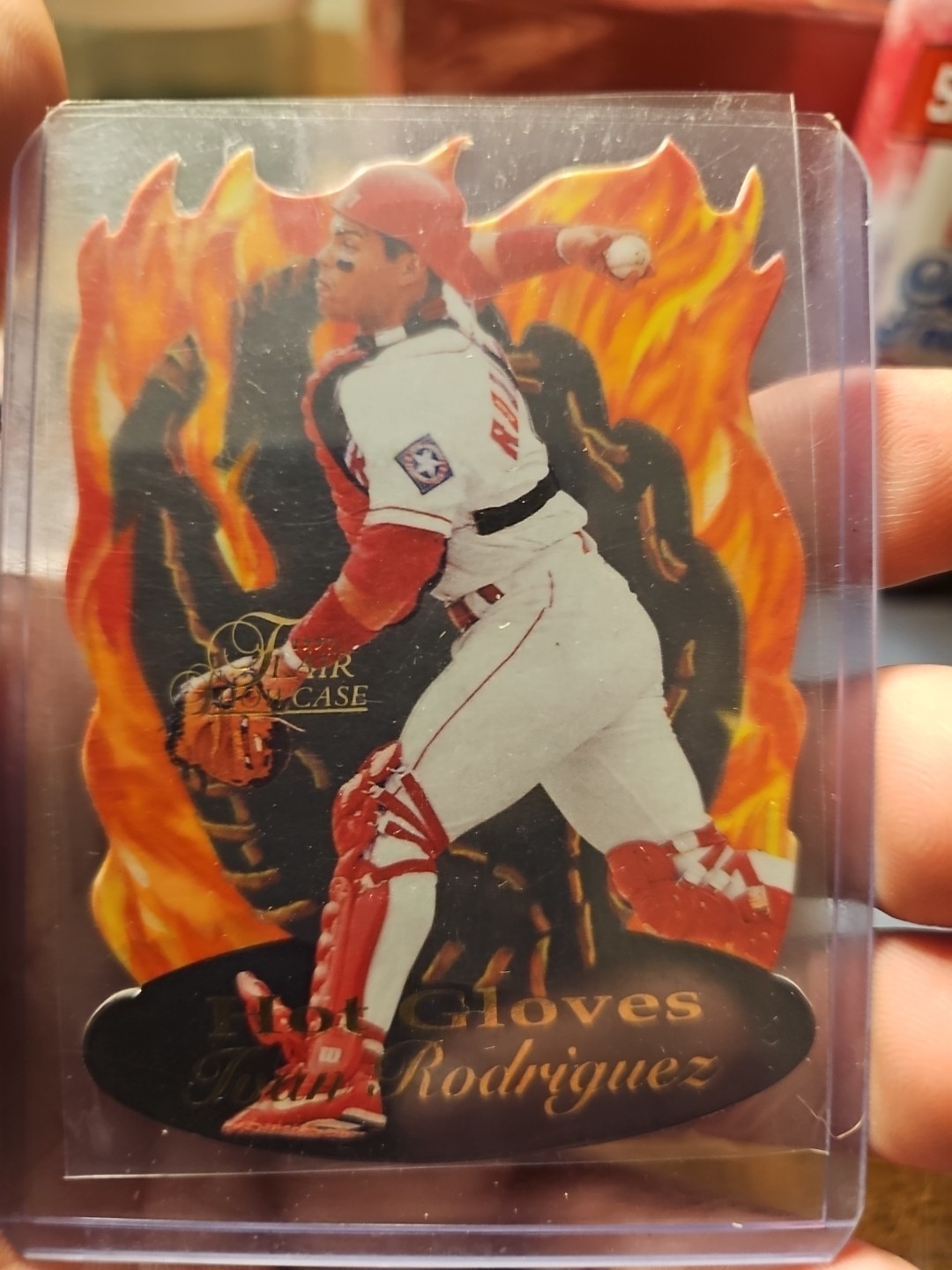 1997 Flair Showcase HOT GLOVES #14 Ivan Rodriguez HOF RARE ICONIC DIE CUT INSERT