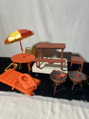 Vintage - 1984 - ARCO - Pool & Picnic Party Sets - 11 Pieces - Barbie - READ