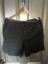 Image of Barbour Men's Shorts, Size L Green