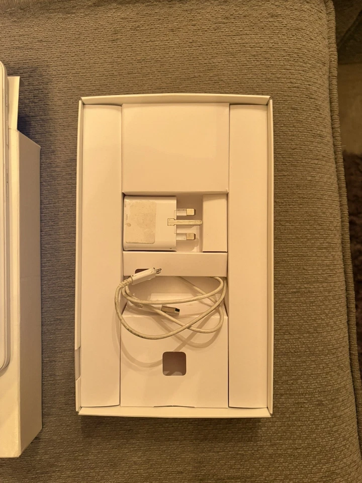 Samsung Galaxy Tab A6 (2016) 10.1 SM-T580 10.1 Inch Wi-Fi Tablet (White) - Image 2 of 3