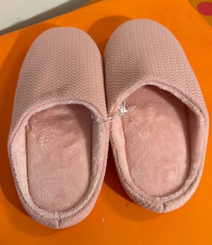 SAOLA Ciabatte morbide imbottite suola antiscivolo nuove senza etichette donna piccole 5 6 orig $20