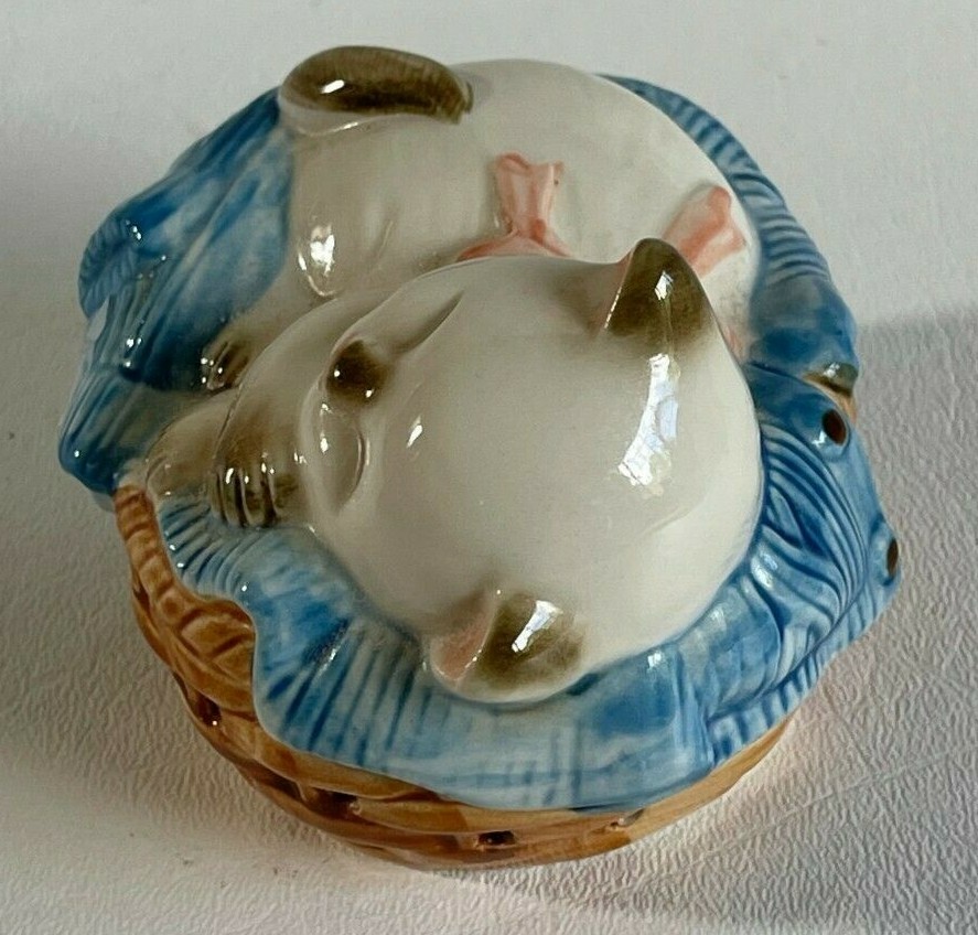 Vintage 1983 Avon Sleeping Cat Kitten Basket Ceramic Potpourri Holder