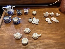 VINTAGE MIXED LOT OF DOLLHOUSE KITCHENWARE TEAPOTS SUGARS CREAMERS CUPS LIDS ETC