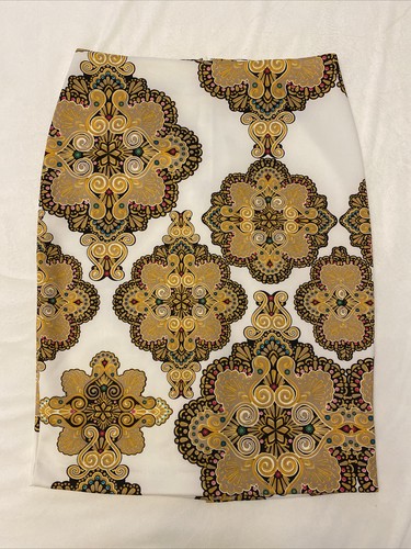 NEW YORK AND COMPANY MEDALION PENCIL SKIRT SIZE 12 NWOT - Picture 2 of 5