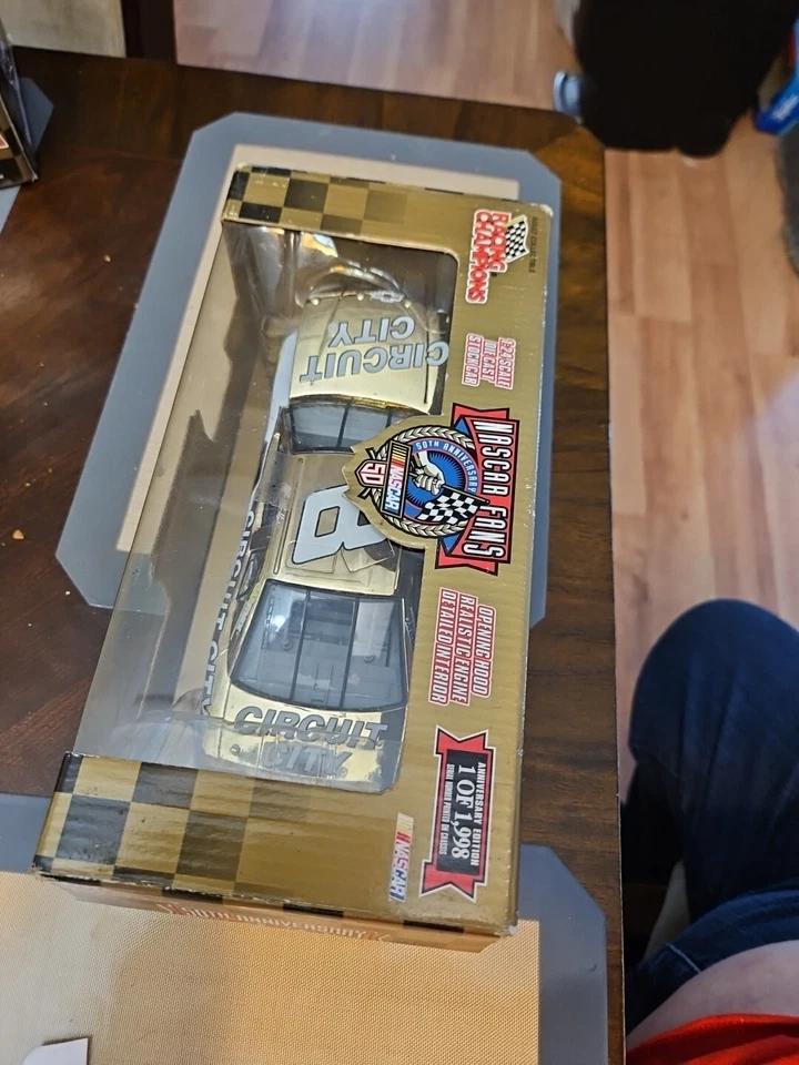 Nascar #8 Hut Strickland 1998 1/24 Nascar 50 aniversario oro $15,00 Foto 2 de 3
