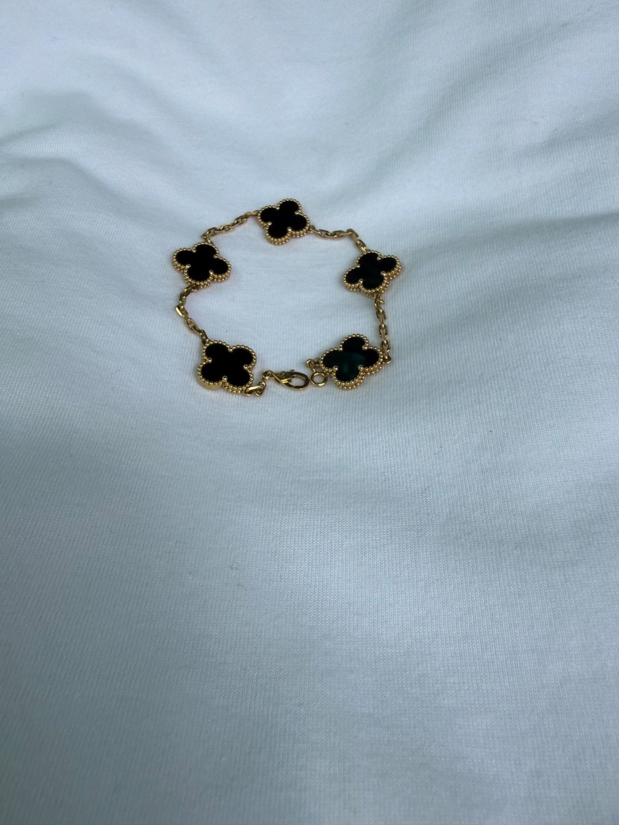 こ*ん様 Van Cleef & Arpels Van Cleef & Arpels Vintage Alhambra 18k Gold Onyx Clover Charm