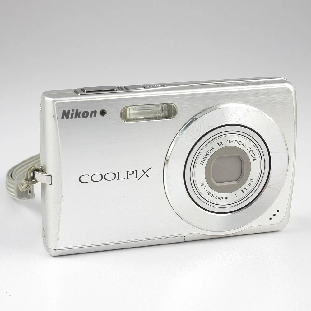 Nikon カメラ　COOLPIX S200 シルバー　コンデジ　動作品 Amazon | Nikon デジタルカメラ COOLPIX(クールピクス) S200 710万画素