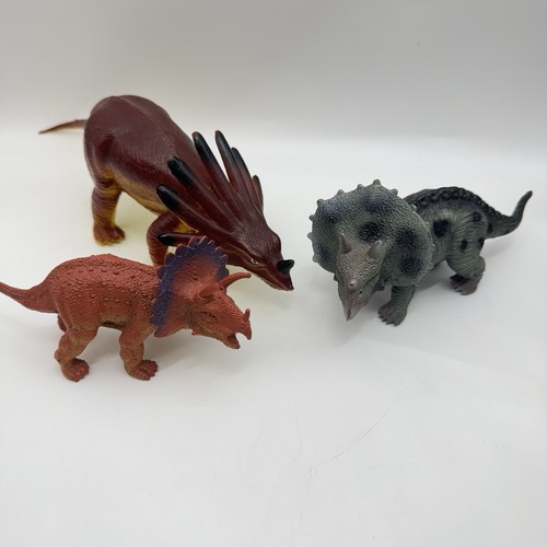 Dinosaur Lot Of 15 Plastic Dinos Variety Of Sizes & Brands Raptors Triceratops - Picture 8 of 9